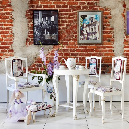 biały stolik z krzesłami - Mademoiselle romantique